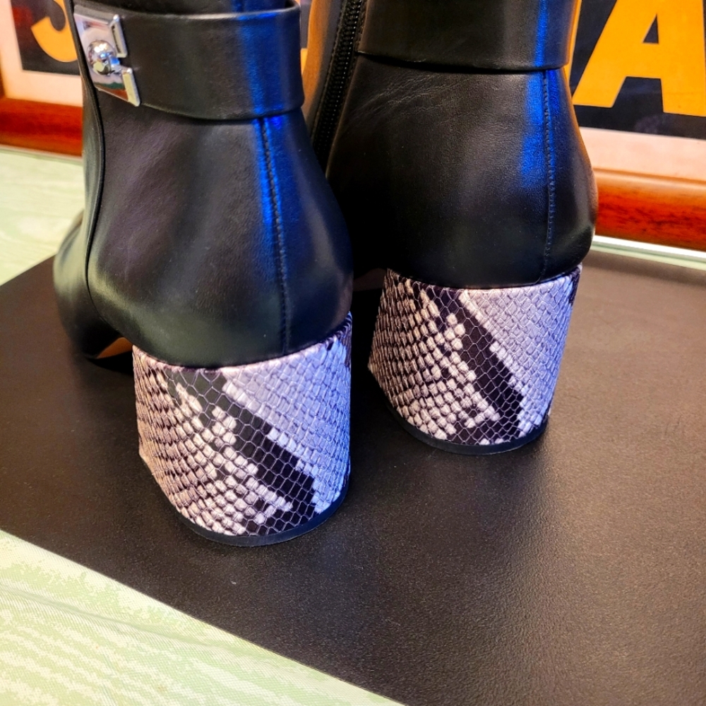 Vince Camuto Side Zip Black Ankle Boots with Snakeskin Heel Size 9.5 Like New - Picture 6 of 10